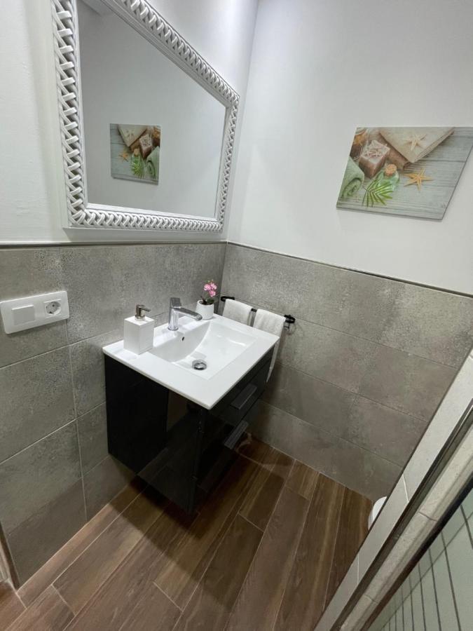 B-Rent Digital Apartment Zen Wifi Free คอร์ราเลโฮ ภายนอก รูปภาพ